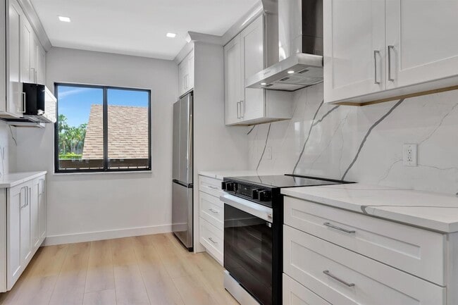 Photo - 501 Seafarer Cir Unit 2040