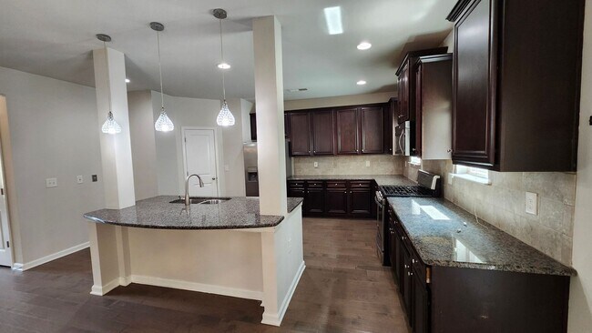 Photo - 3523 Woodshade Dr
