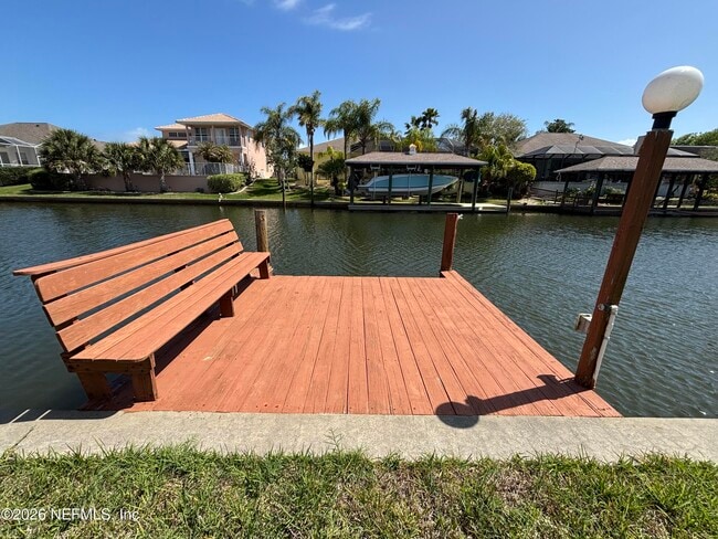 Building Photo - 20 Clarendon Ct N