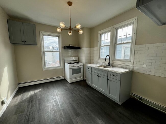 Photo - 318 Ampere Pkwy Unit 2nd Floor