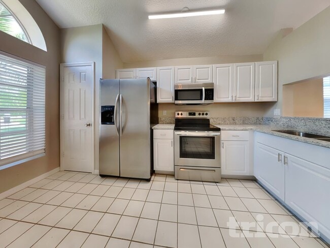 Photo - 528 Little Lake Ct