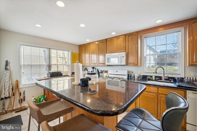 Photo - 449 Parker Ave