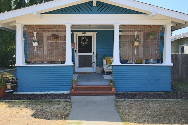 Photo - 202 F St