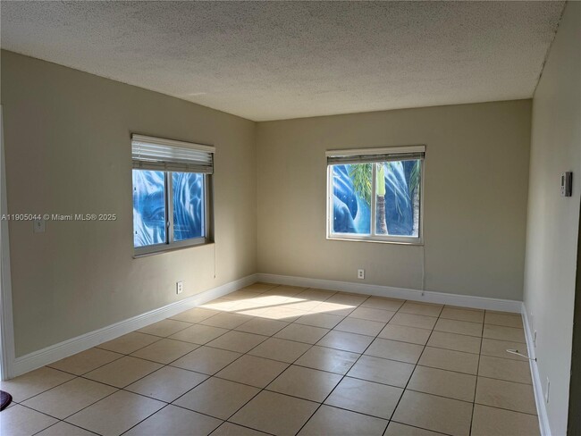 Photo - 711 NE 2nd Ave Unit 205