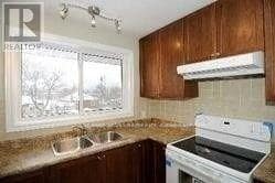 Photo - 15 Manitoba St