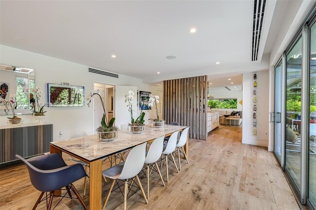 Photo - 130 SW 25th Rd