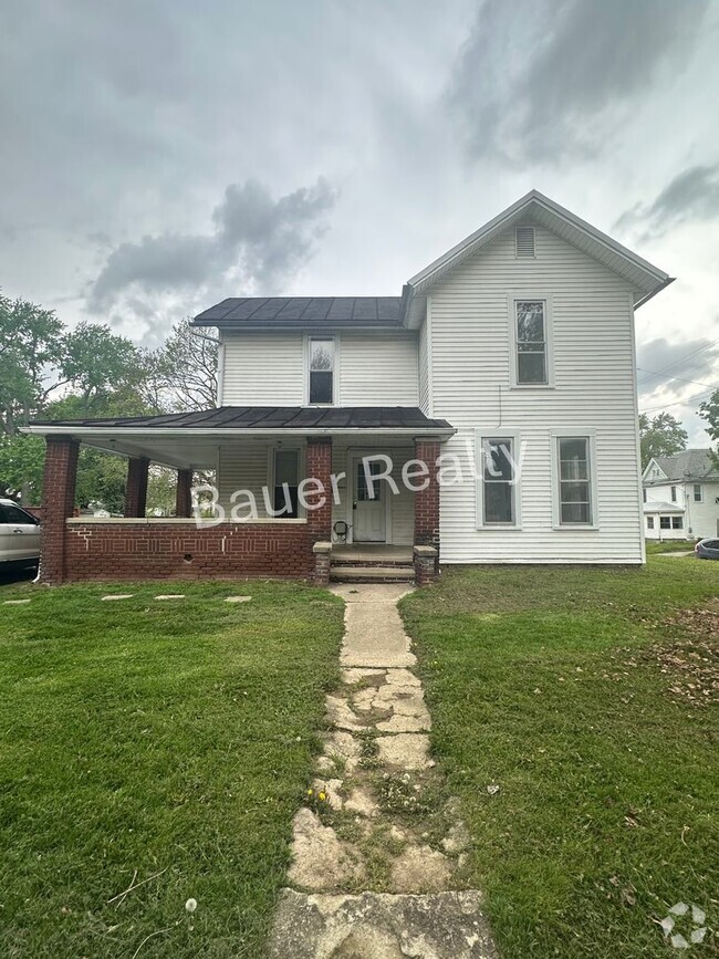 Building Photo - Spacious Four Bedroom Rental