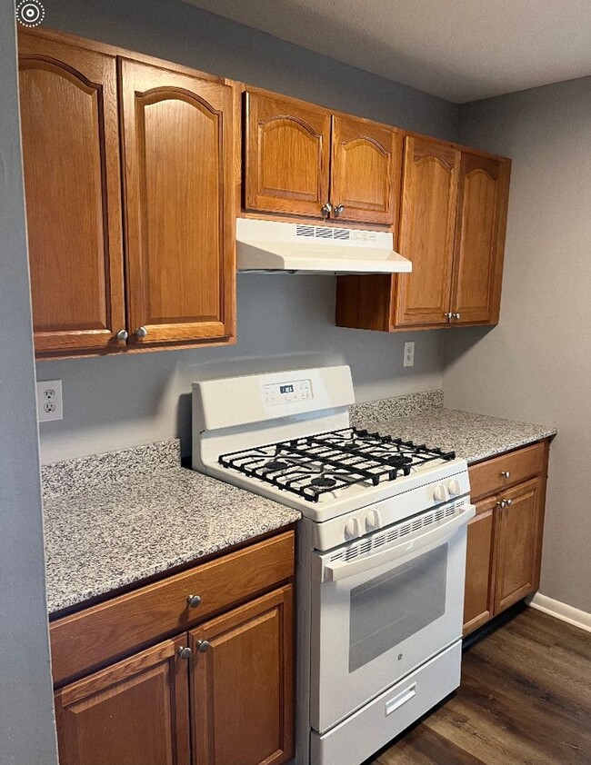 Photo - RIVERSIDE CHATEAU ASSOCIATES LP Unit 208