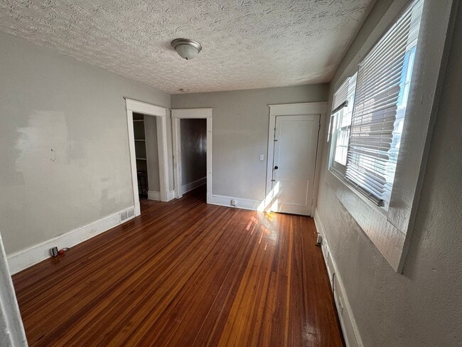 Photo - 1501 7th St SE Unit B