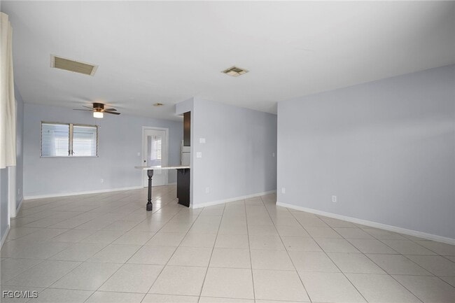 Photo - 211 E Jasmine Rd