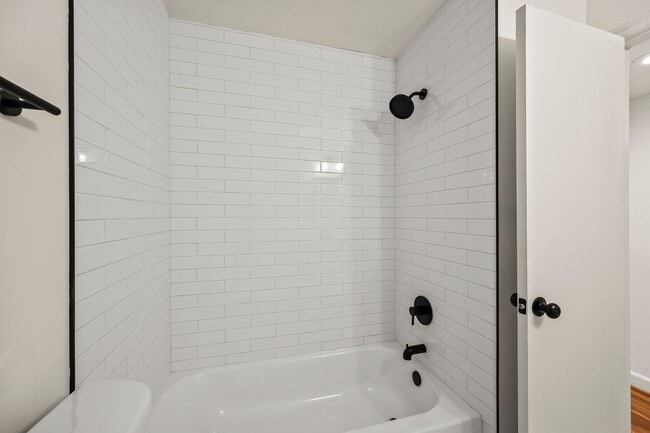 Photo - 1640 W Northwest Blvd Unit 1