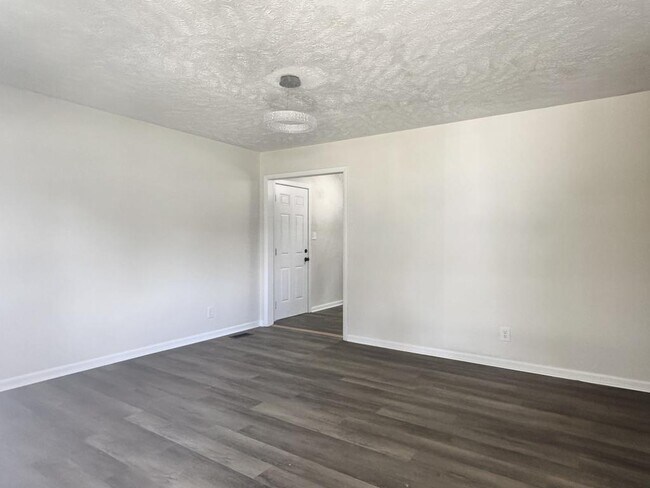 Photo - 1609 Grandview Dr