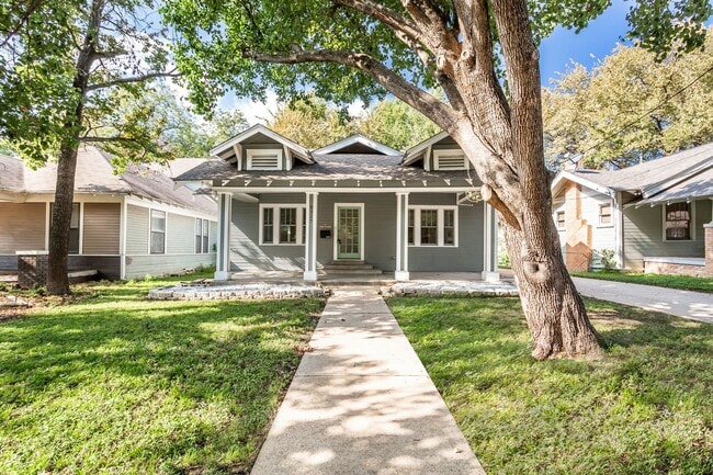 Photo - 2/2 Junius Heights Charmer with Modern Updates