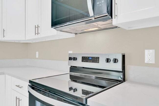 Photo - 2512 E Adams St