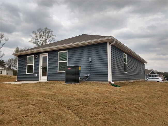 Photo - 51 Lk Ter Dr