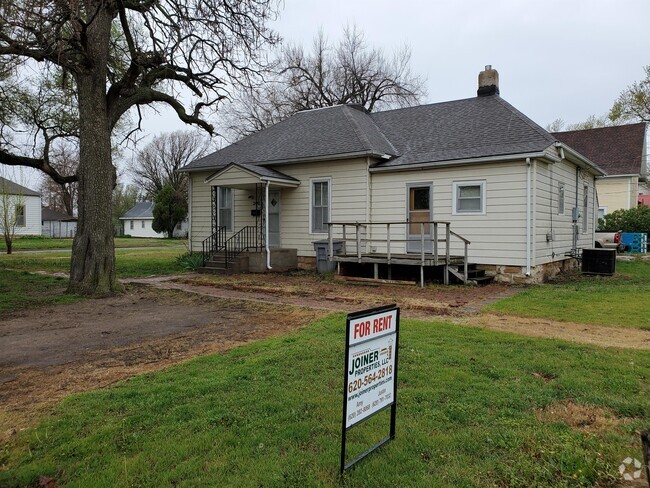 Building Photo - 200 N Humbolt Ave Rental