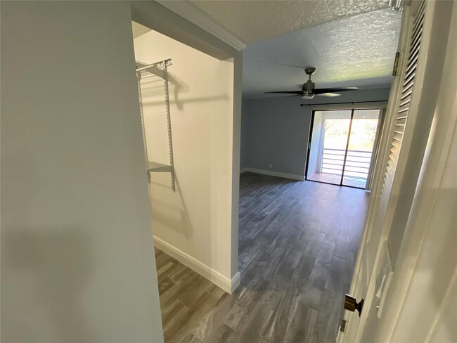 Building Photo - 2311 S Cypress Bend Dr Unit 219A Rental