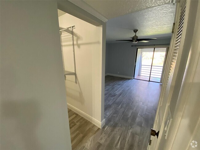 Building Photo - 2311 S Cypress Bend Dr Unit 219A Rental