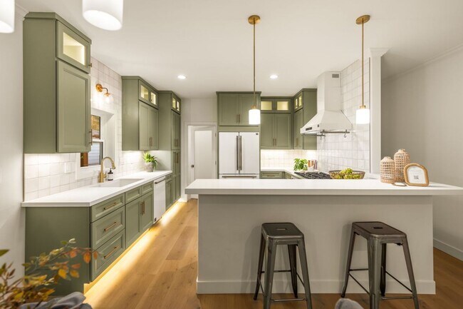 Photo - Downtown Craftsman