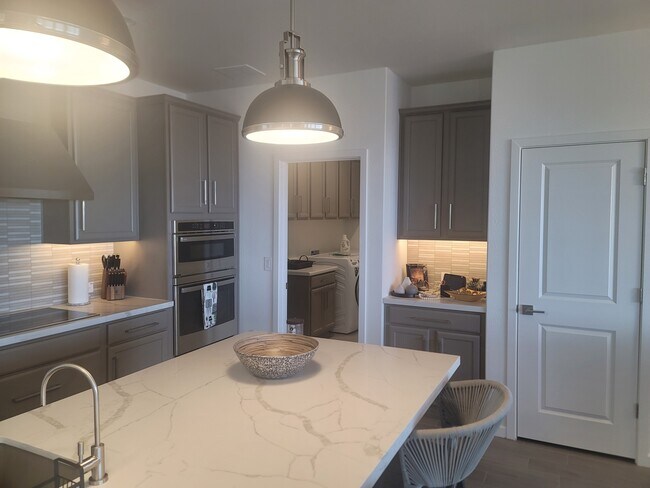 Photo - 4086 Prairie Schooner