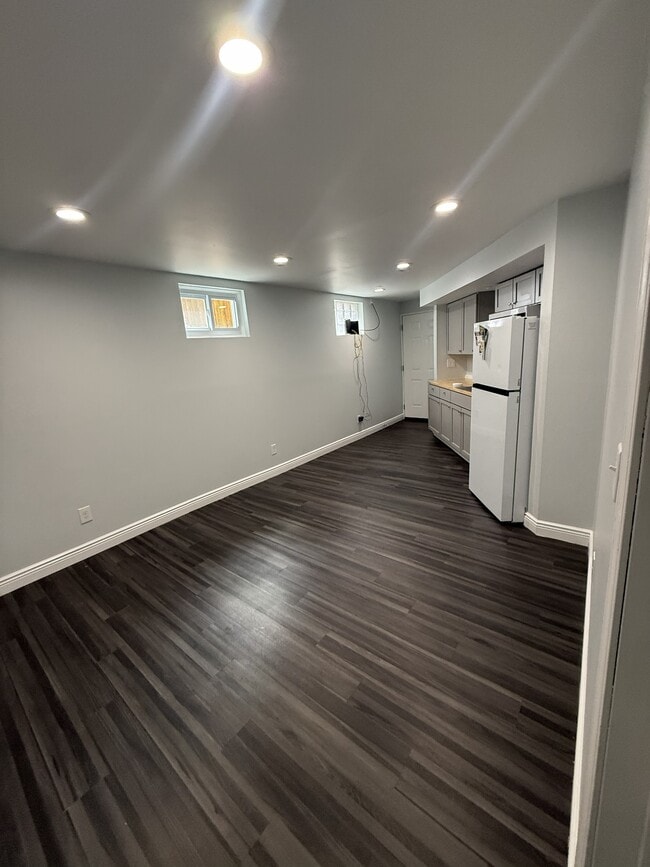 518 Clinton Springs Ave Unit 3