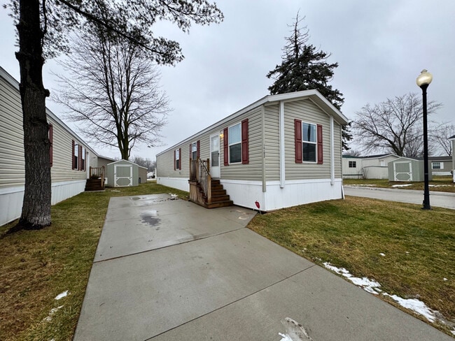 Photo - 16152 Notre Dame St