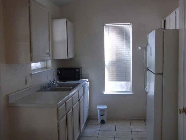 Photo - 225 Cutlass Dr