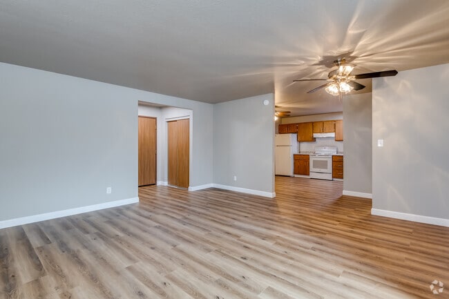 1 BR, 1 BA - 938SF