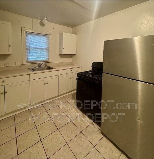 Photo - 629 S Harlan Ave