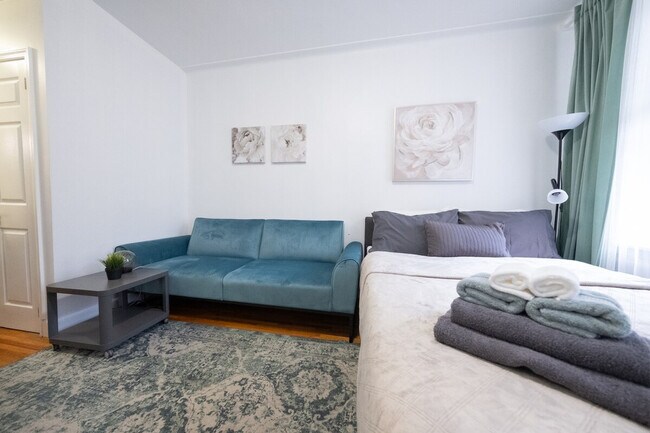 Photo - 328 E 74th St Unit ID1032011P