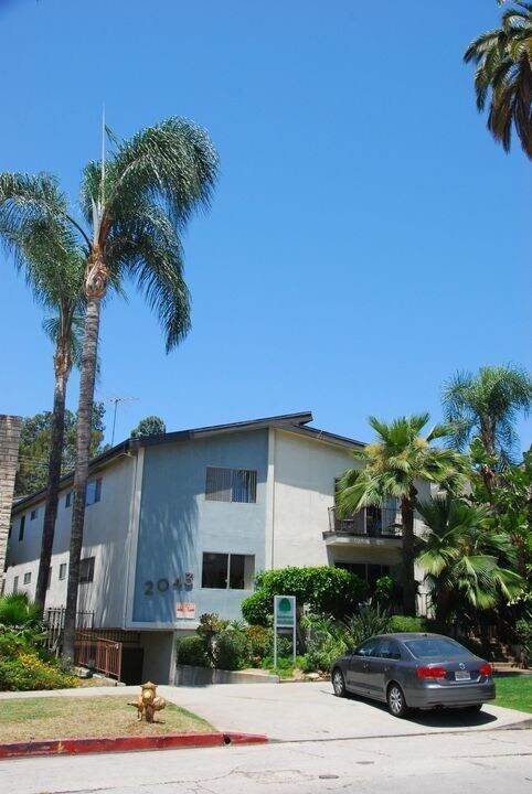 Photo - 2043 Beachwood Drive,