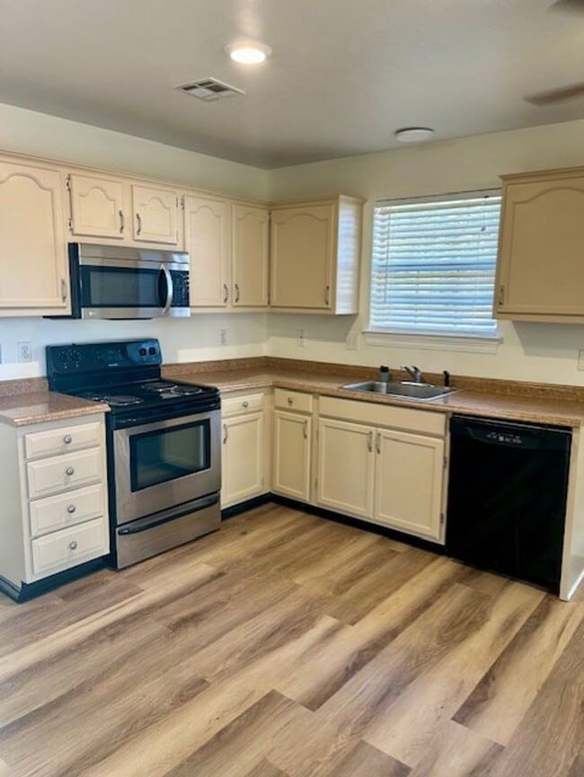 Photo - House 3 Bedroom,2 Bath On Lake Ramsey Rd