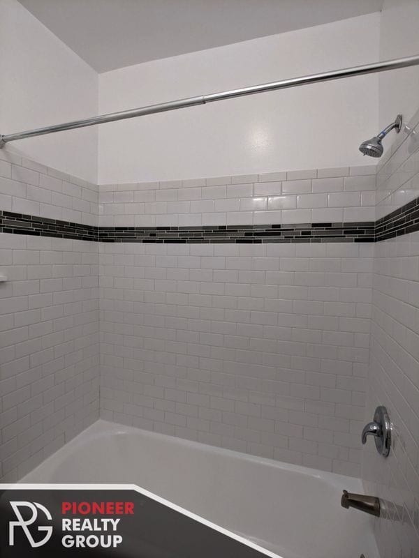 Photo - 3815 N Greenview Ave Unit GDN