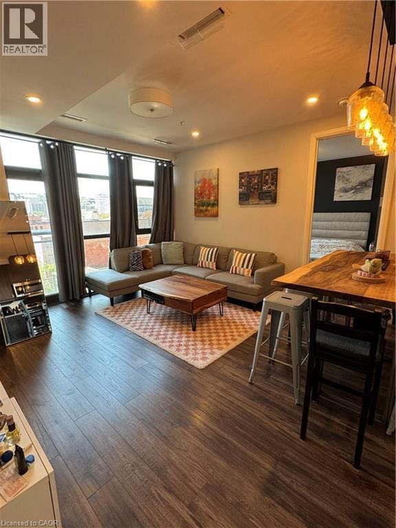Photo - 615 King St E Unit 615
