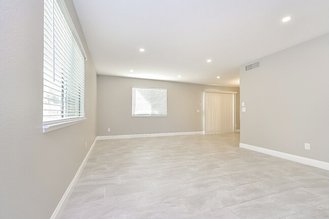 Photo - 7517 Maiden Run Ave