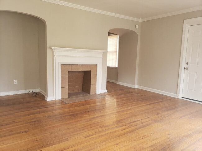 Photo - 1799 S Gordon St SW