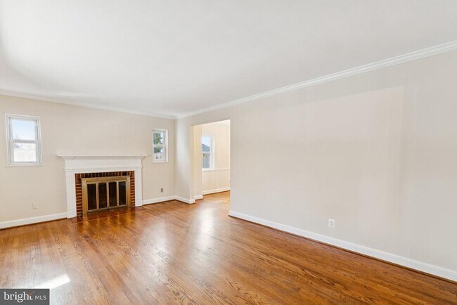 Photo - 5203 Nahant St