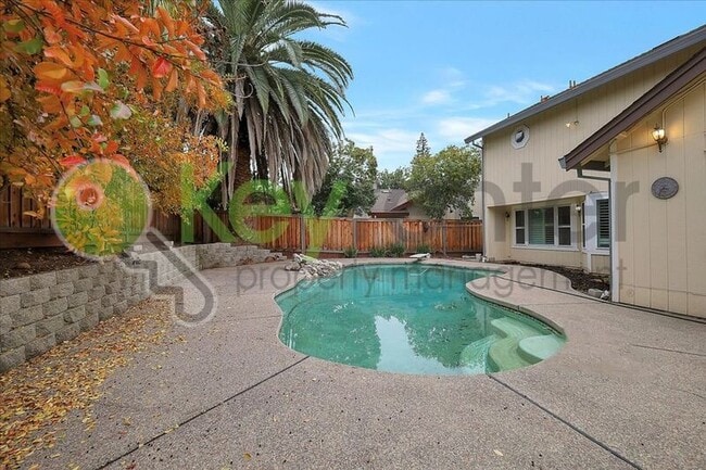 Photo - 1330 Kingswood Dr