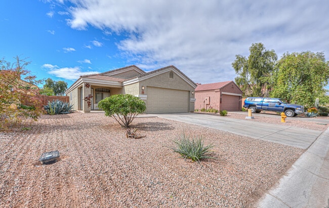 Photo - 43749 W Magnolia Rd