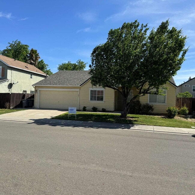 Photo - Great location near park and shopping