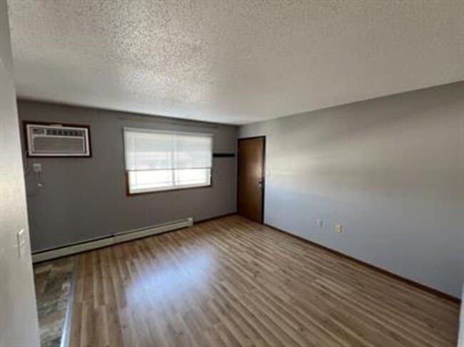 Building Photo - 4620 Vasey Ave Rental