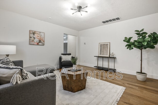 Photo - 933 N Tuxedo St