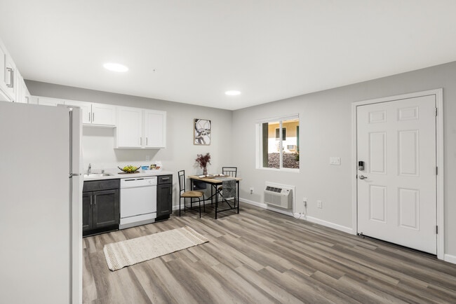 Stardust Apartments