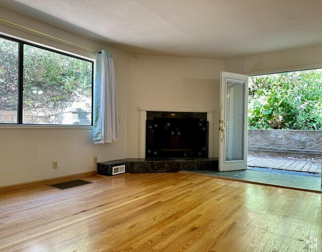 Building Photo - 3038 Canyon Rd Rental