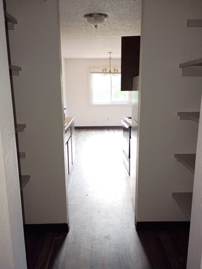 Photo - 207 9th Ave