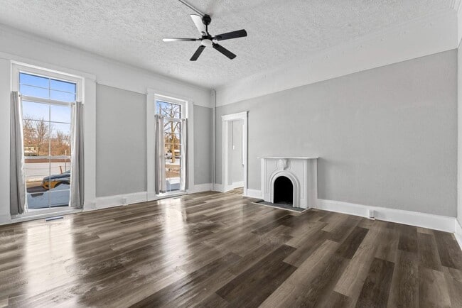 Photo - 621 E Main St