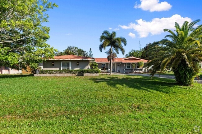 Building Photo - 184 NE Caprona Ave Rental