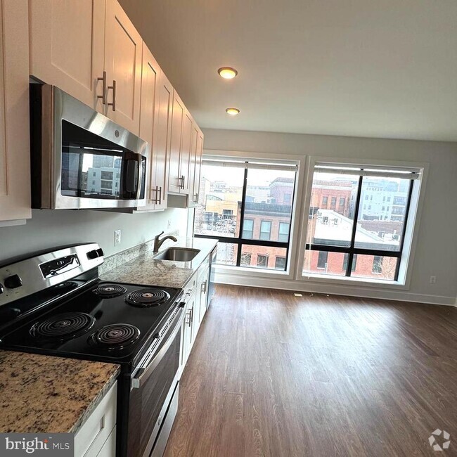 Building Photo - 301 W Franklin St Unit 409 Rental
