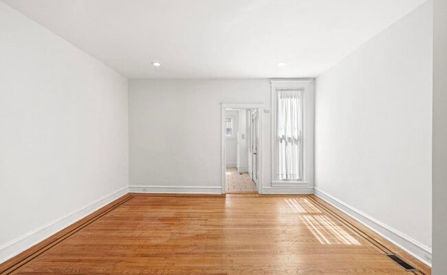 Photo - 871 N 22nd St