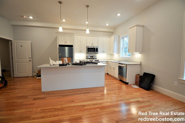 Photo - 18 Murdock St Unit U4